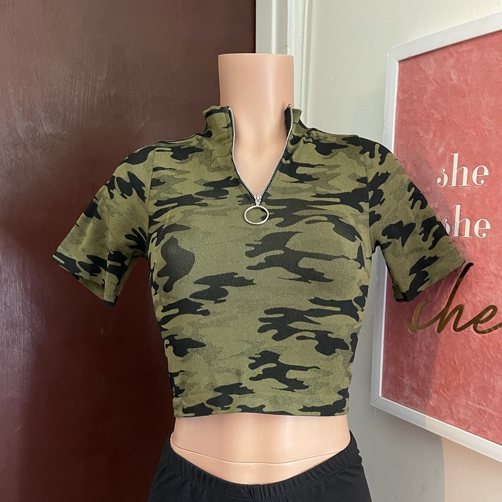SUPER SALE Camouflage Zippered Crop Top